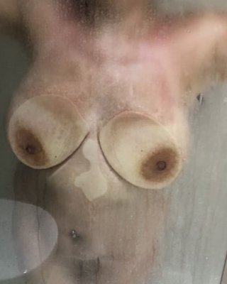 シャワールームのドアに当たるおっぱいとお尻 3
 #92458437