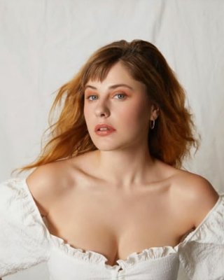 Roxane bret
 #79654141