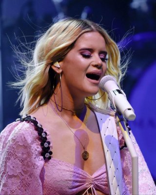 Maren Morris Erotic