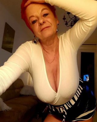 Older And Hot 286 (Busty Erotic Dressed)