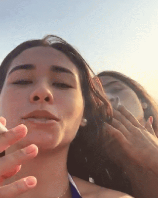 Lez jung heiß kolumbianisch maria rauchen auf strand
 #91722661