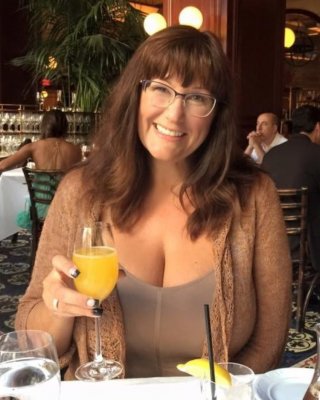 Gorgeous And Busty Mature Ladies 34