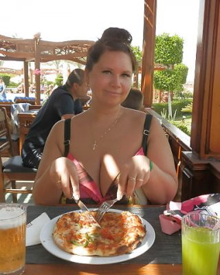 ロシアの豊満な乳房 23
 #97740177