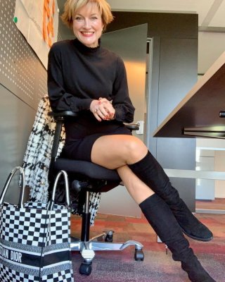 仕事中のホットな熟女カトリン
 #95943342