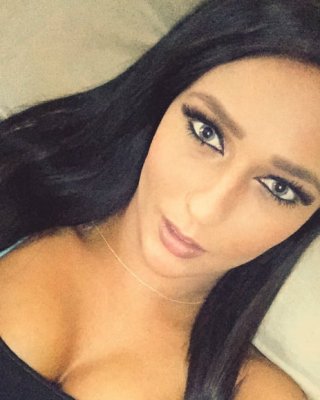 Ehemalige Hooters-Angestellte aus Connecticut
 #82034973