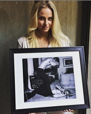 Genevieve morton nackt fotos
 #79534077