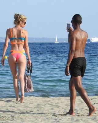 Doutzen kroes bilder am strand
 #79621295