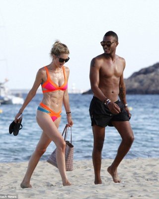Doutzen kroes bilder am strand
 #79621304