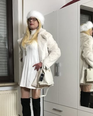 Zofe isabelle nr 228 sehr feminin bi devot augsburg
 #90312007