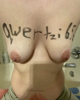 Tribut an qwertzi656
 #104289821