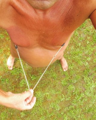 Mes tetons apres pompe a seins et pinces
 #79792694