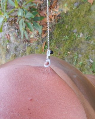 Mes tetons apres pompe a seins et pinces
 #79792707
