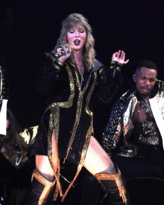 Taylor Swift Sexy