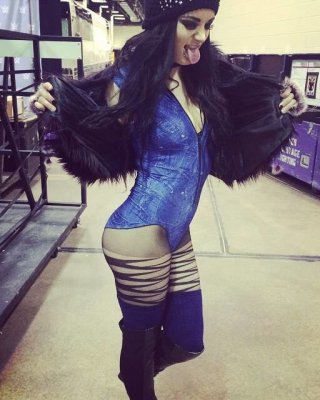 Weibliche Berühmtheit Stiefel & Leder - saraya bevis (aka paige)
 #96944146