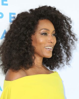 Angela Bassett Sexy