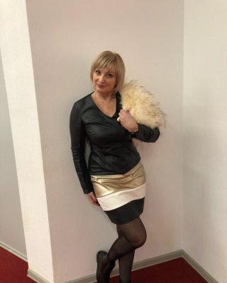 Rus porno surat Mini yubka kiygan gozal qizlar