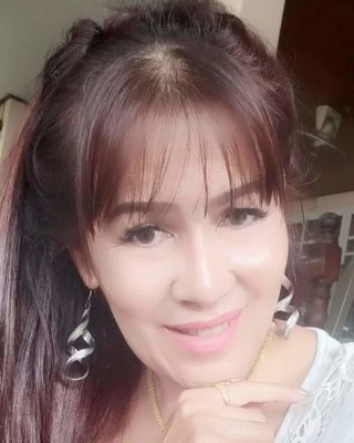 Ibu tetek besar
 #80482313