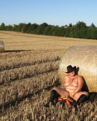 Anna Naked On Straw Bales ...