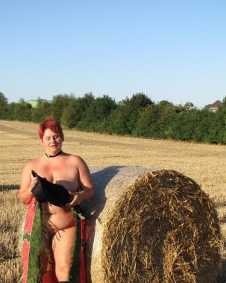 Anna Naked On Straw Bales ...