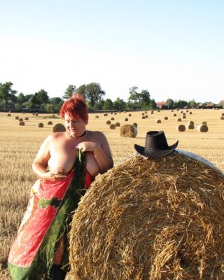 Anna Naked On Straw Bales ...