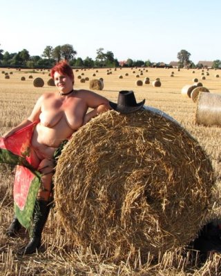 Anna Naked On Straw Bales ...