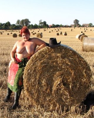 Anna Naked On Straw Bales ...