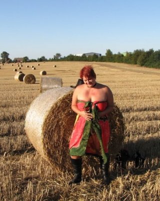 Anna Naked On Straw Bales ...