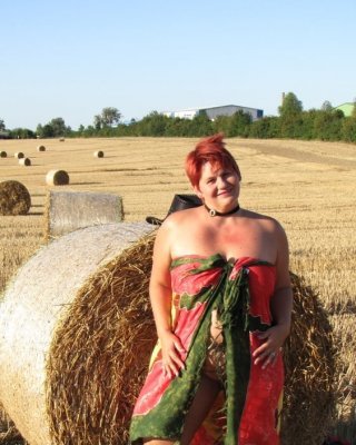 Anna Naked On Straw Bales ...