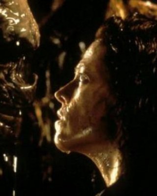 Des filles baiser par des aliens
 #106085923
