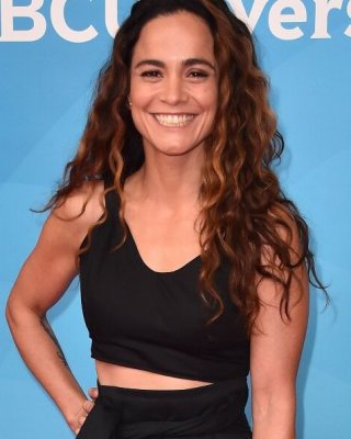 Alice Braga nackt #109817251