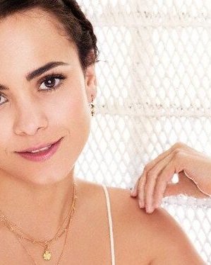 Alice Braga nackt #109817255
