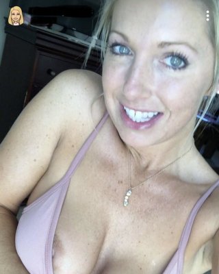 Sexy Blondine
 #105602406