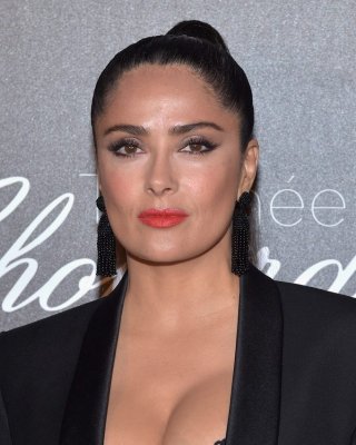 Salma hayek: So vollbusig hat sie noch nie ausgesehen
 #79589650