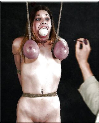 Mädchen in schweren Titten Bondage 5
 #98627038