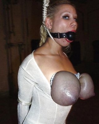 Mädchen in schweren Titten Bondage 5
 #98627094