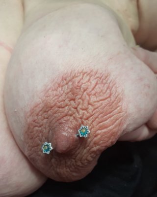 320px x 400px - Big Nipples And Areolas Porn Pics - PICTOA