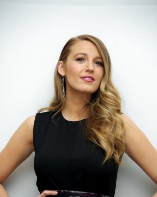 Blake Lively Hollywood&#039;s Blonde Breeding Cow