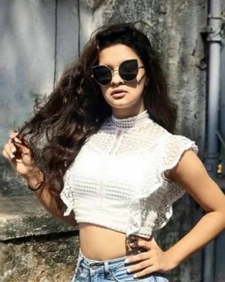 Avneet Kaur sexy Schlampe
 #91388479