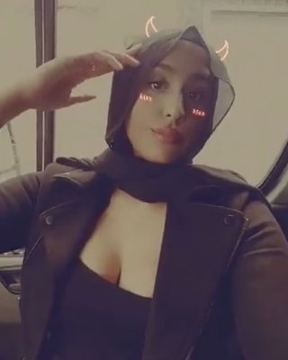 Hijabi
 #99797319