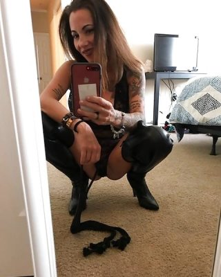 Cam Show in Black #107279190