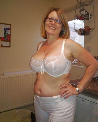 Gorgeous And Busty Mature Ladies 19