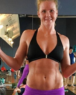 Holly holm
 #97589045