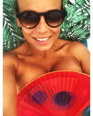 Anna mucha
 #105562739