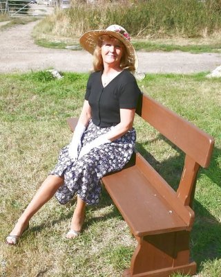 Sexy Oma Damen aus dem Dorf
 #81000501