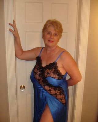 Wer ist diese reizende Dame (bitte kommentieren oder msg mich)
 #80490283