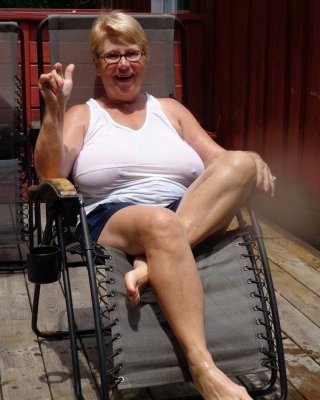Wer ist diese reizende Dame (bitte kommentieren oder msg mich)
 #80490332