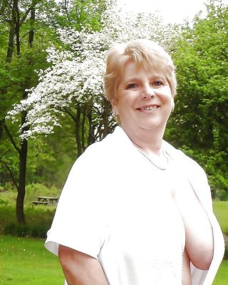 Wer ist diese reizende Dame (bitte kommentieren oder msg mich)
 #80490364