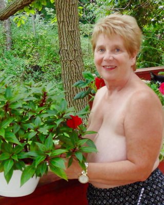 Wer ist diese reizende Dame (bitte kommentieren oder msg mich)
 #80490370