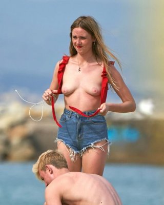 New Song 2019 Xxx Www - Diana Vickers beach topless in Spain june 2019 Porn Pictures, XXX Photos,  Sex Images #3892441 - PICTOA