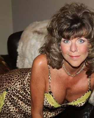 Muss meine sexy Oma lieben
 #89792679